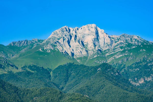 Mountain Amazing Nature Peak Mountain Top Mount Khustup Blue Sky — ストック写真