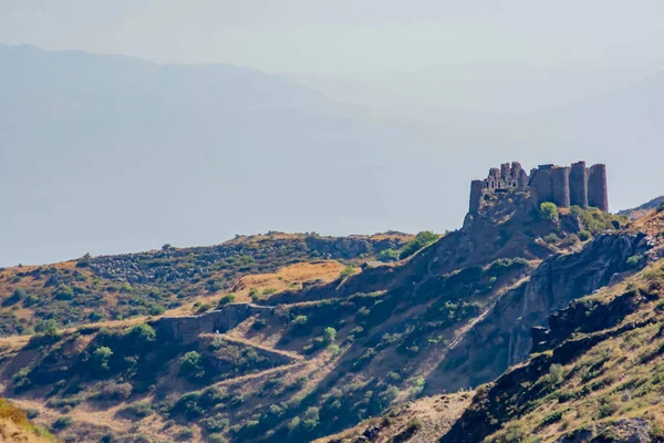 Старая Крепость Холме Разрушенные Стены Старого Замка — стоковое фото
