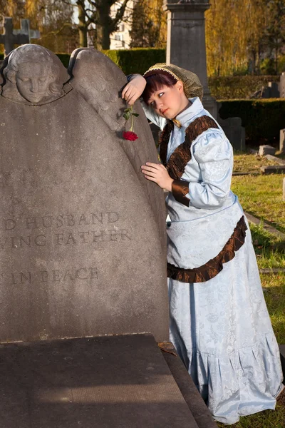 Mourning widow — Stock Photo, Image