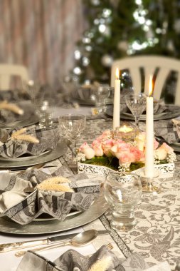 Christmas yemek masası pembe ve gri