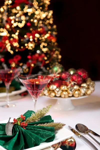 Noel masa ve ağaç — Stok fotoğraf