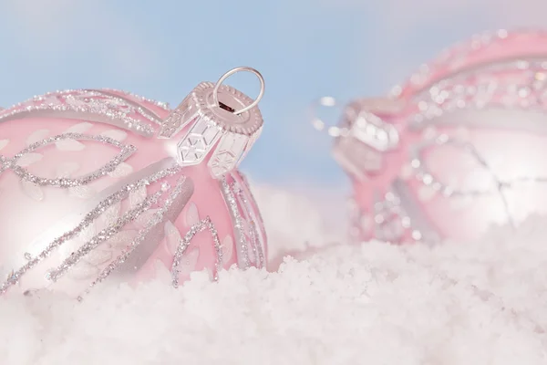 Weiche rosa Christbaumkugeln — Stockfoto