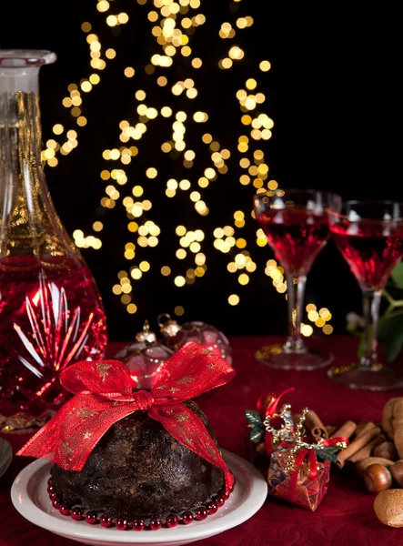 Weihnachtsbaum und Pudding — Stockfoto