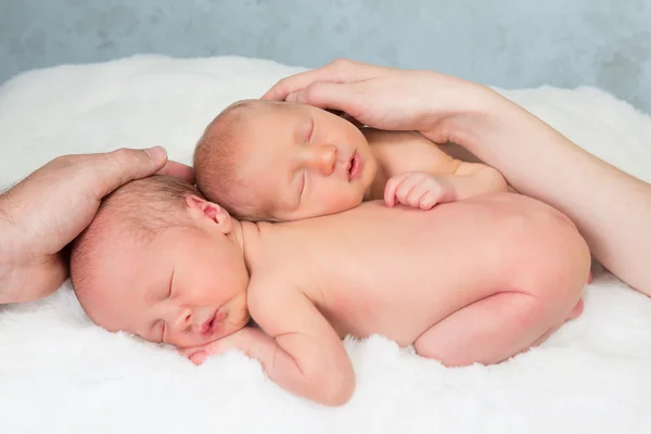 Proteger as mãos — Fotografia de Stock