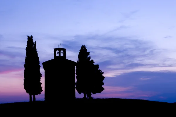 Chapel silhouette in Tuscany — Stock Photo, Image