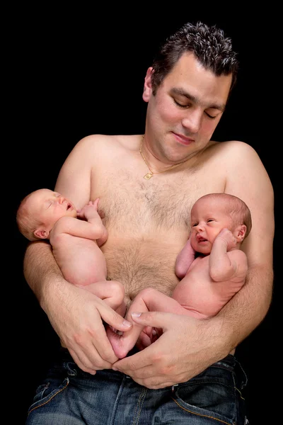 Jonge vader met twins — Stockfoto