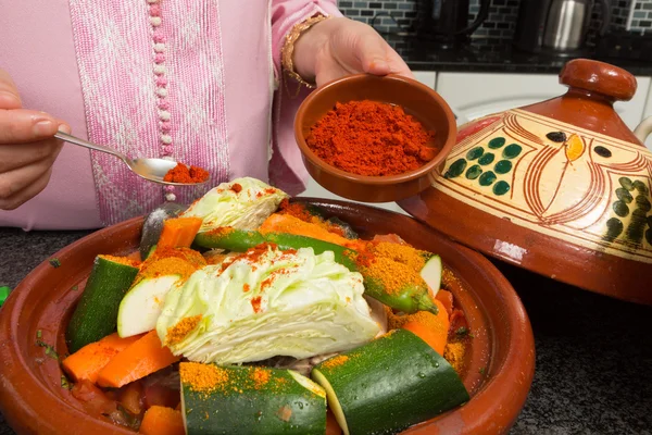 Nourriture marocaine épicée — Photo