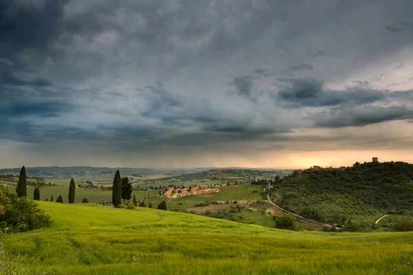 Regn över monticchiello — Stockfoto