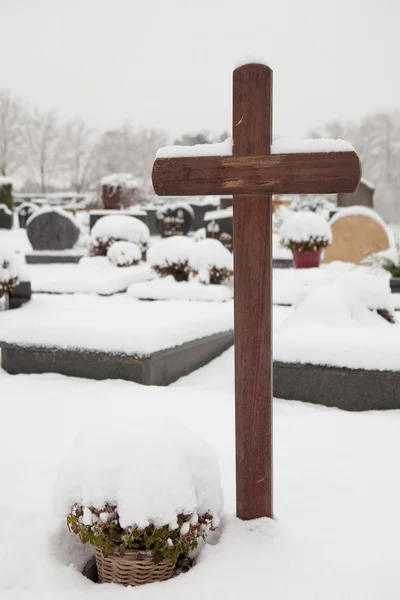 Graves in the snow — Stock Photo, Image