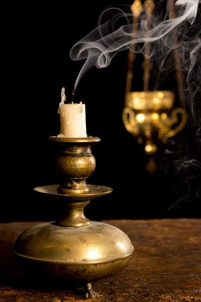 吹灭蜡烛 — 图库照片