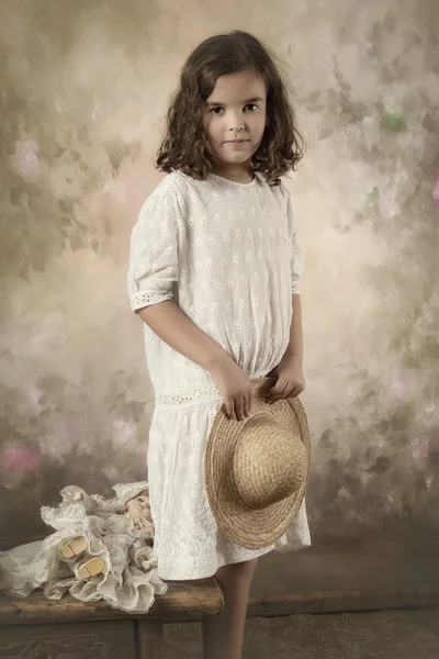 Pequena menina vitoriana — Fotografia de Stock