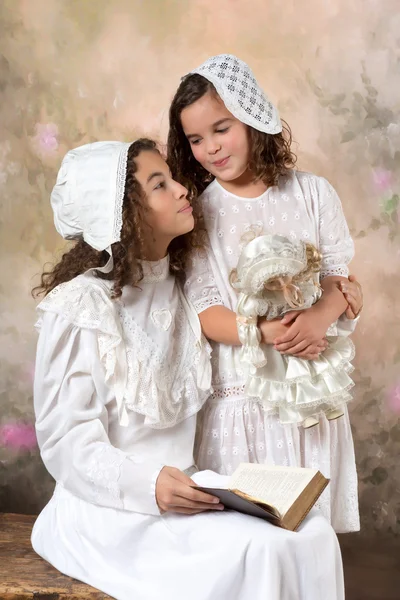 Vintage sisters portrait — Stock Photo, Image