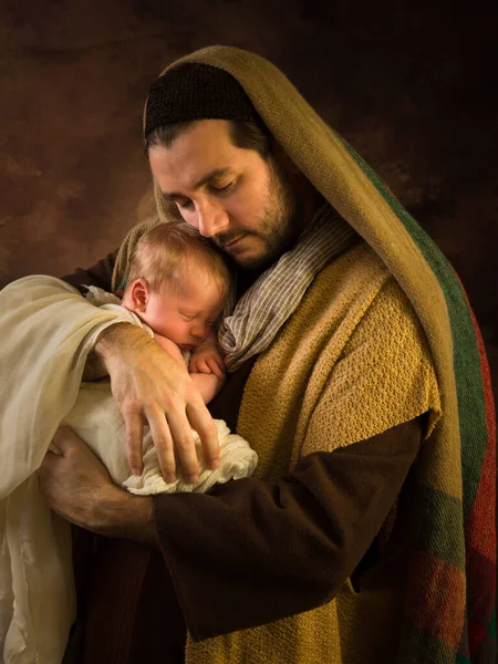 Živé Vánoční Betlém Scéna Skutečnými Rodiči Denní Novorozeně Chlapeček Zabalené — Stock fotografie