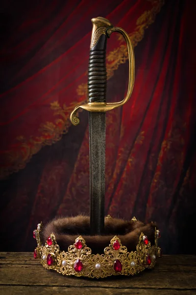 Altın Kralın Tacı Fransız Piyade Subayının Kılıcı 1875 Lerde Yapılmış — Stok fotoğraf