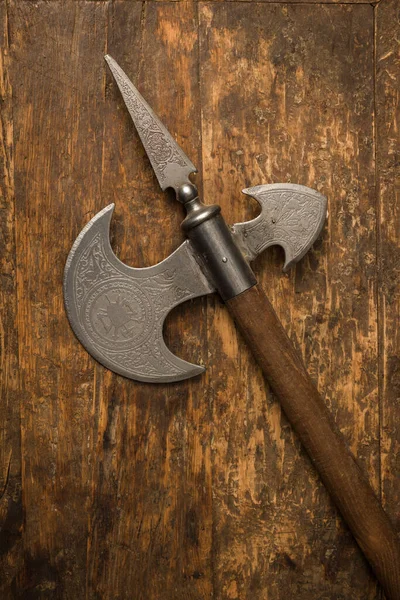 Medieval Battle Axe Wooden Handle Steel Blade Spanish Engravings — Stockfoto