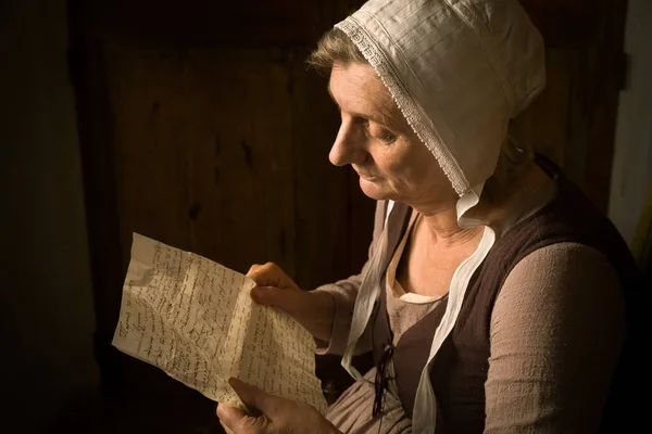 Retrato Una Mujer Leyendo Estilo Antiguo Maestro Renacentista —  Fotos de Stock