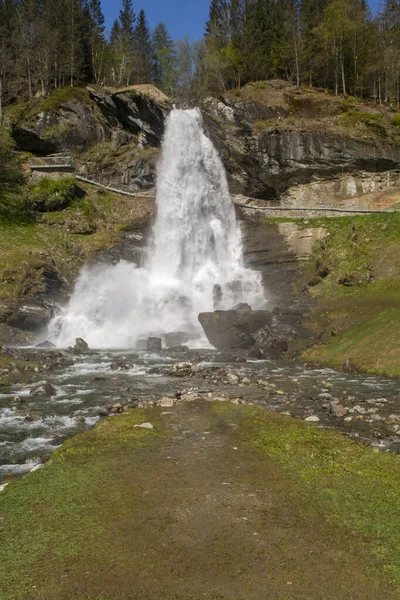 Nordheimsund Norveç Mayıs 2015 Norheimsund Yakınlarındaki Steinsdalsfossen Bakın — Stok fotoğraf