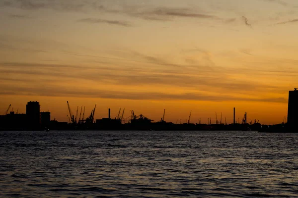 Silhueta Porto Roterdão Nos Países Baixos Durante Pôr Sol Laranja — Fotografia de Stock