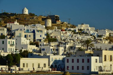 Syros Yunanistan 'ın Ege Denizi' nde bir adadır.