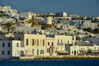 Syros Yunanistan 'ın Ege Denizi' nde bir adadır.