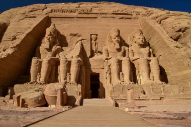 Ebu Simbel Tapınakları, Mısır, Kral 2. Ramses 'in anıtıdır.