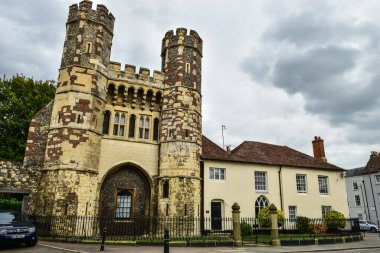 Canterbury, İngiltere 'deki Aziz Augustine Manastırı' nın Mezarlık Kapısı