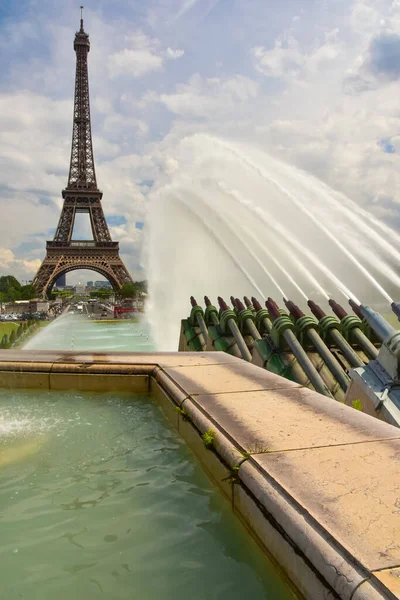 Фонтаны Trocadro Gardens Jardins Trocadro Эйфелева Башня Париже Франция — стоковое фото