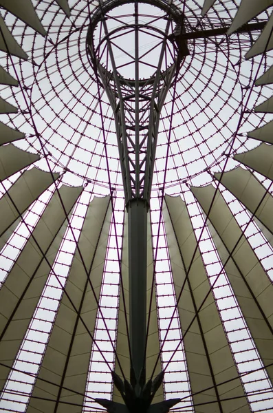 Střecha Sony Centre Berlíně Německo — Stock fotografie