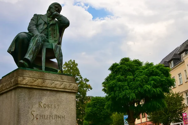 Ένα Άγαλμα Του Robert Schumann Ενός Γερμανού Συνθέτη Στο Zwickau — Φωτογραφία Αρχείου