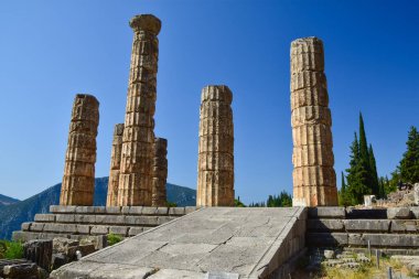 Yunanistan 'ın Antik Delphi kentindeki Apollo Tapınağı