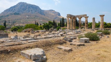 Antik Korint, Yunanistan 'ın arkeolojik bölgesindeki Apollo Tapınağı
