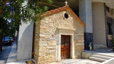 Atina 'da küçük eski bir kilisenin üzerine inşa edilmiş bir otel..