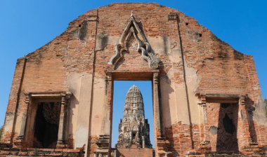 Tayland 'ın eski başkenti ve bir Dünya Mirası sahası olan Ayutthaya' daki bir Budist tapınağı olan Wat Ratchaburana 'nın ana pagoda' sı (brang)