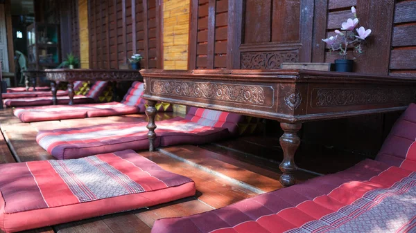 Ayutthaya 'da geleneksel bir ev, eski bir Tayland başkenti ve bir Dünya Mirası sitesi.