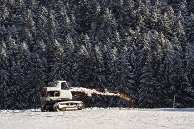 terk edilmiş Ekskavatör