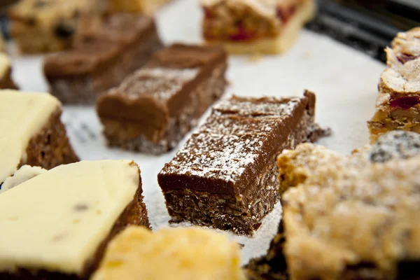 焼き菓子、チョコレート ブラウニーの特徴 ロイヤリティフリーのストック画像