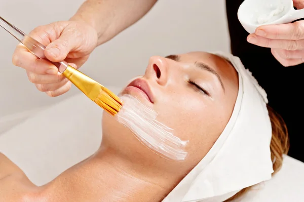 Beauty treatment — Stock Photo, Image