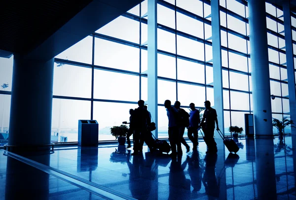 Passageiros no aeroporto — Fotografia de Stock