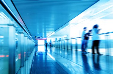 Havaalanındaki yolcular