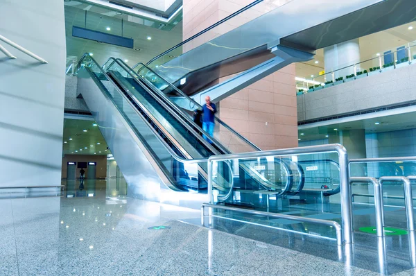 Interno di un edificio moderno — Foto Stock