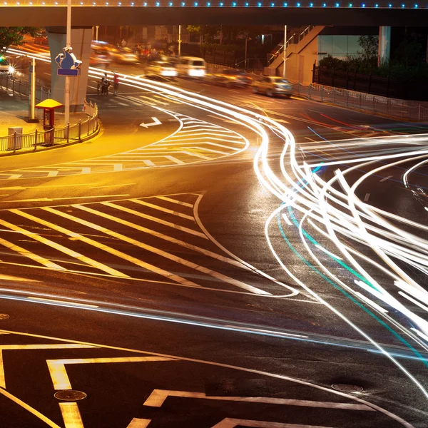 Snelweg licht paden — Stockfoto