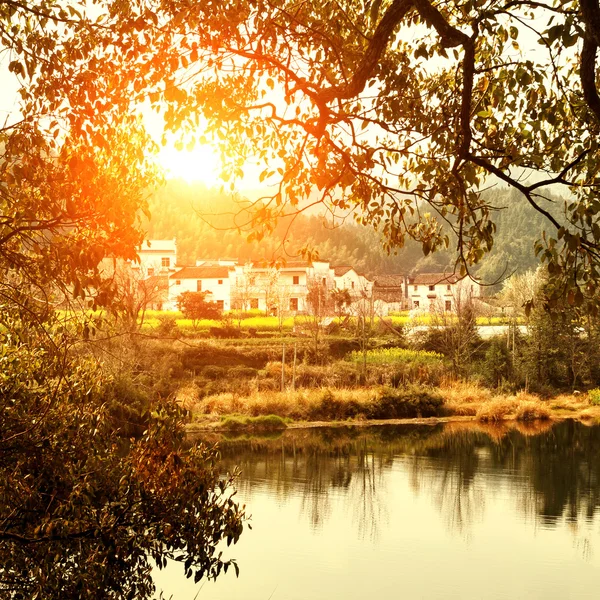 Αγροτική άνοιξη σκηνή (Κίνα Wuyuan) — Φωτογραφία Αρχείου