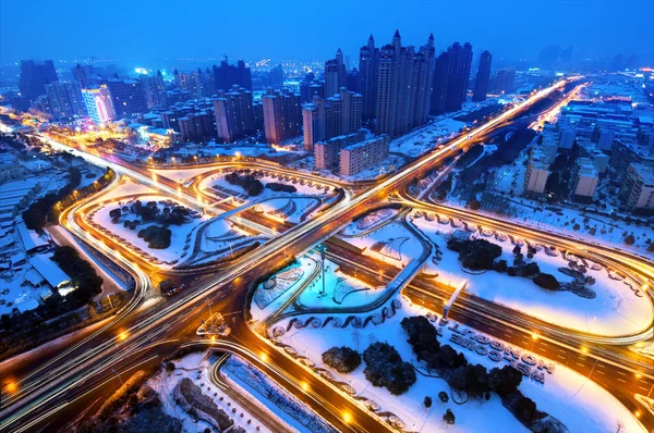 He modern city viaduct night Snow — Stock Photo, Image