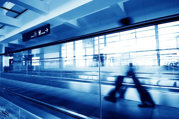 Pasajeros del aeropuerto de Shanghai Pudong — Foto de Stock