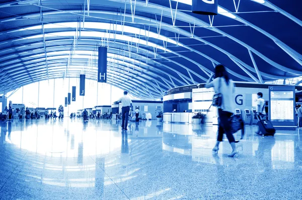 Havaalanındaki yolcular