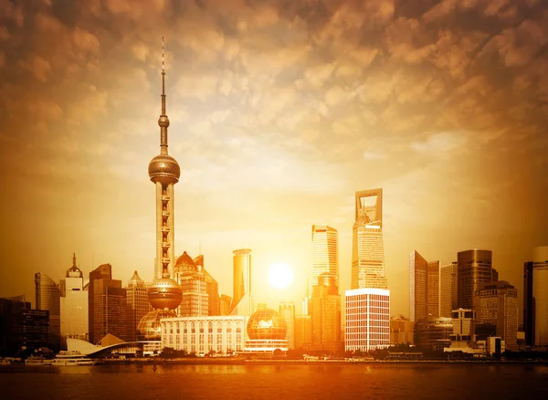 Shanghais skyline på sunrise — Stockfoto