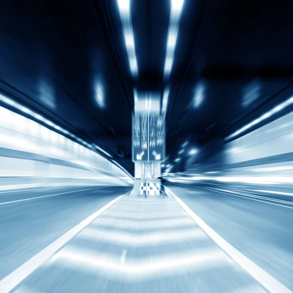 Tunnel und Auto — Stockfoto