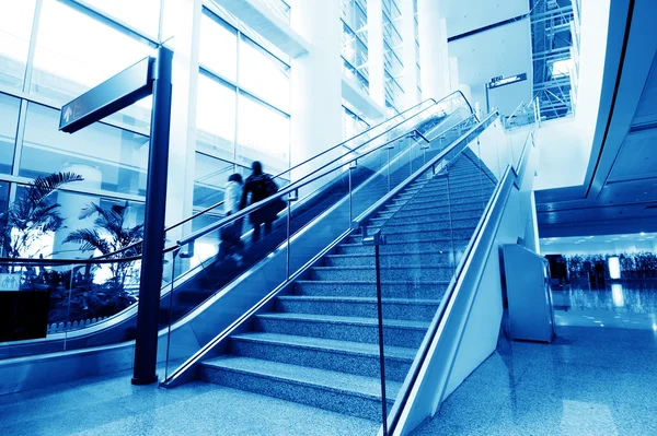 Passengers in Shanghai Pudong Airport — Stock Photo, Image