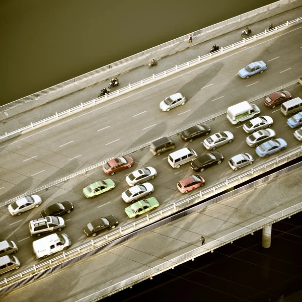 航空輸送のハブの歩道橋 — ストック写真