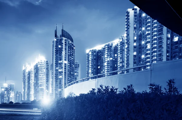 Città di grattacieli di notte — Foto Stock